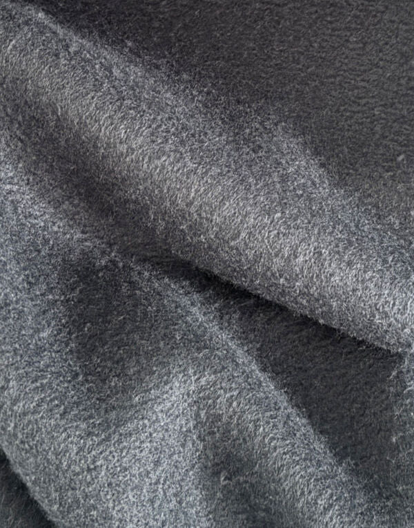 Good Dream Design Mum/Dad sweatshirt in soft fabric with a cozy fit, featuring a simple, stylish design.